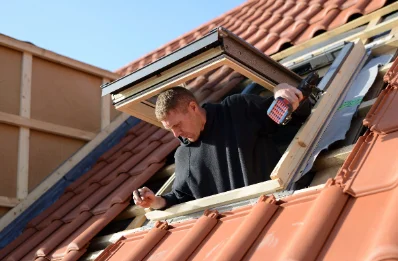 Pose de fenêtres de toit Velux à Plouyé